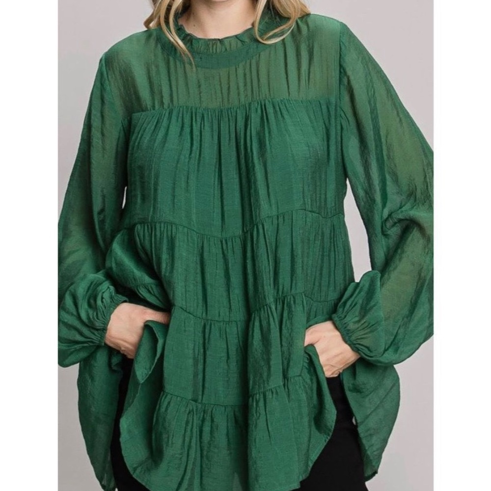 Brand new top. Perfect for transition to Spring!